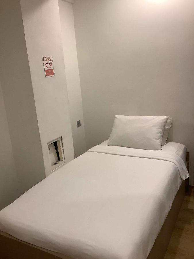 Cr.Hotel Makkasan Bagian luar foto