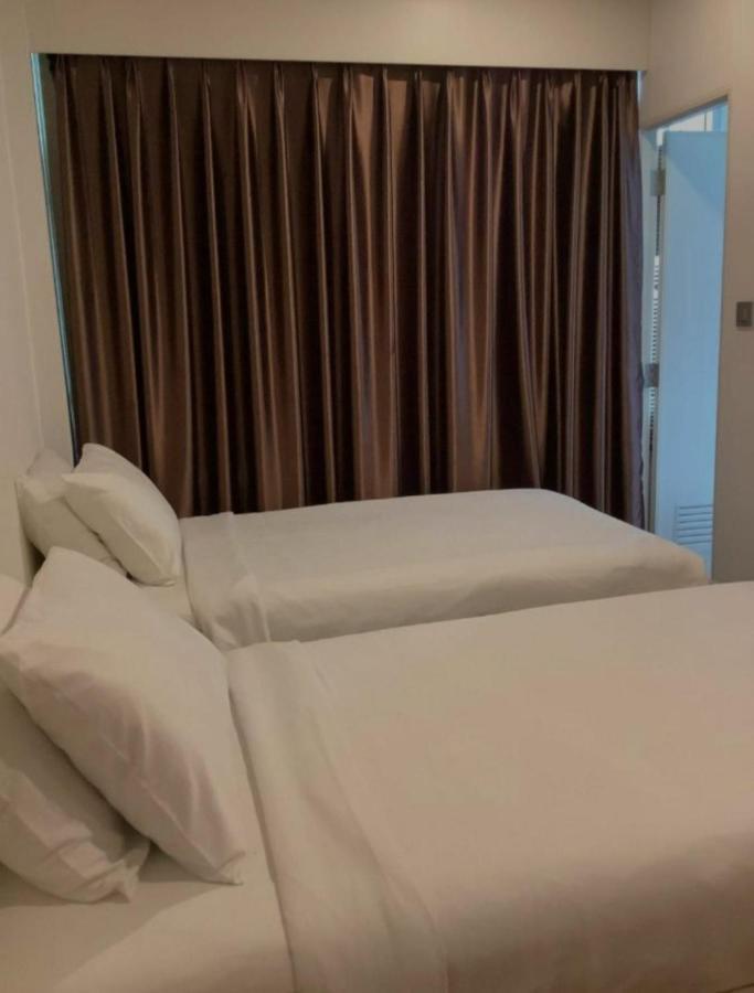 Cr.Hotel Makkasan Bagian luar foto